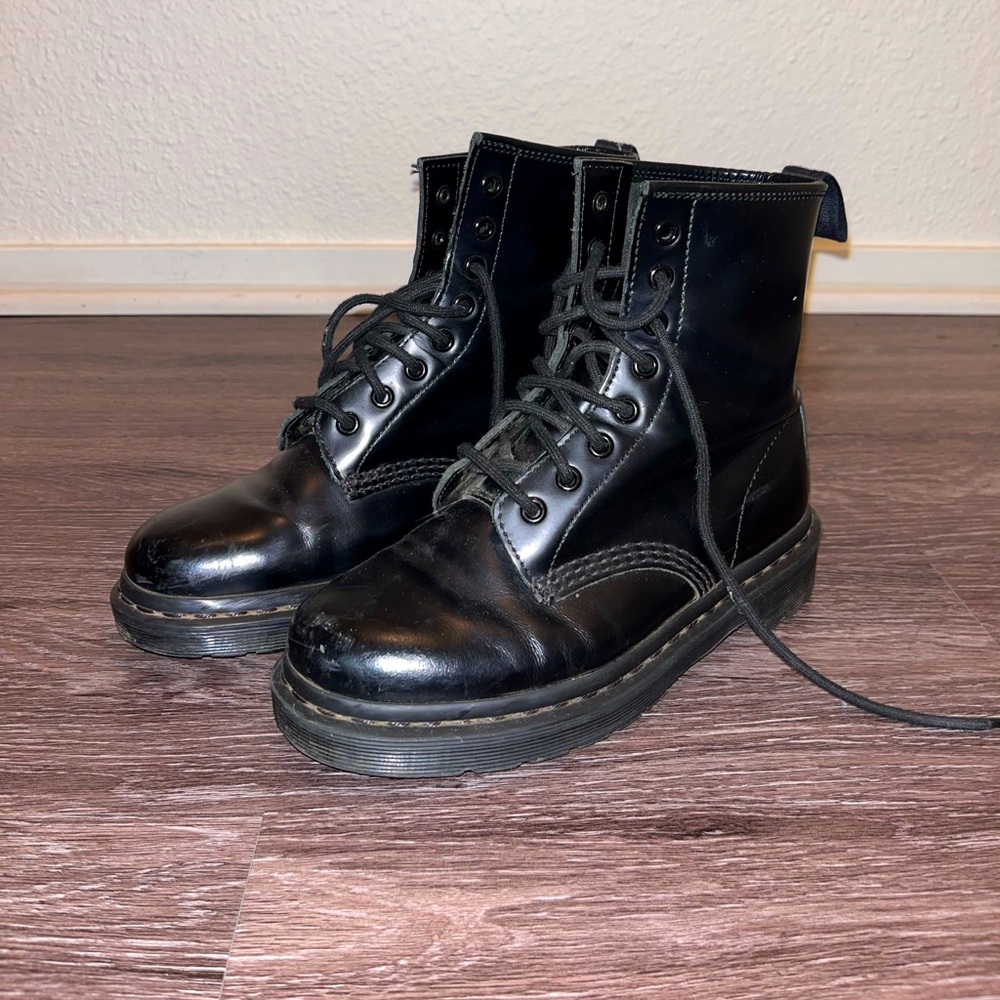 Dr. Martens combat boots size 6